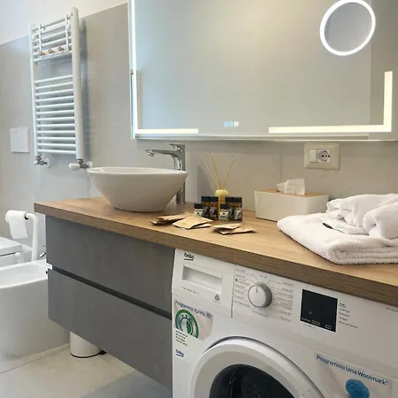 Rm555 Elegant With Garage Included * Rome
